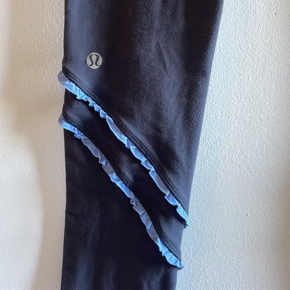 lululemon athletica Pants - Blue Lululemon Leggings Size 8 .